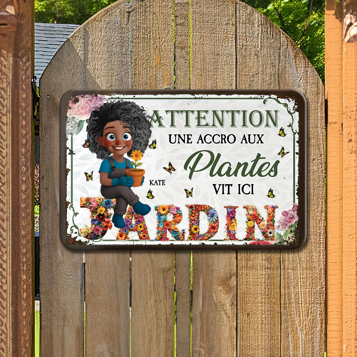 Attention ! Une Accro Aux Plantes Vit Ici – Plaque En Métal Personnalisée